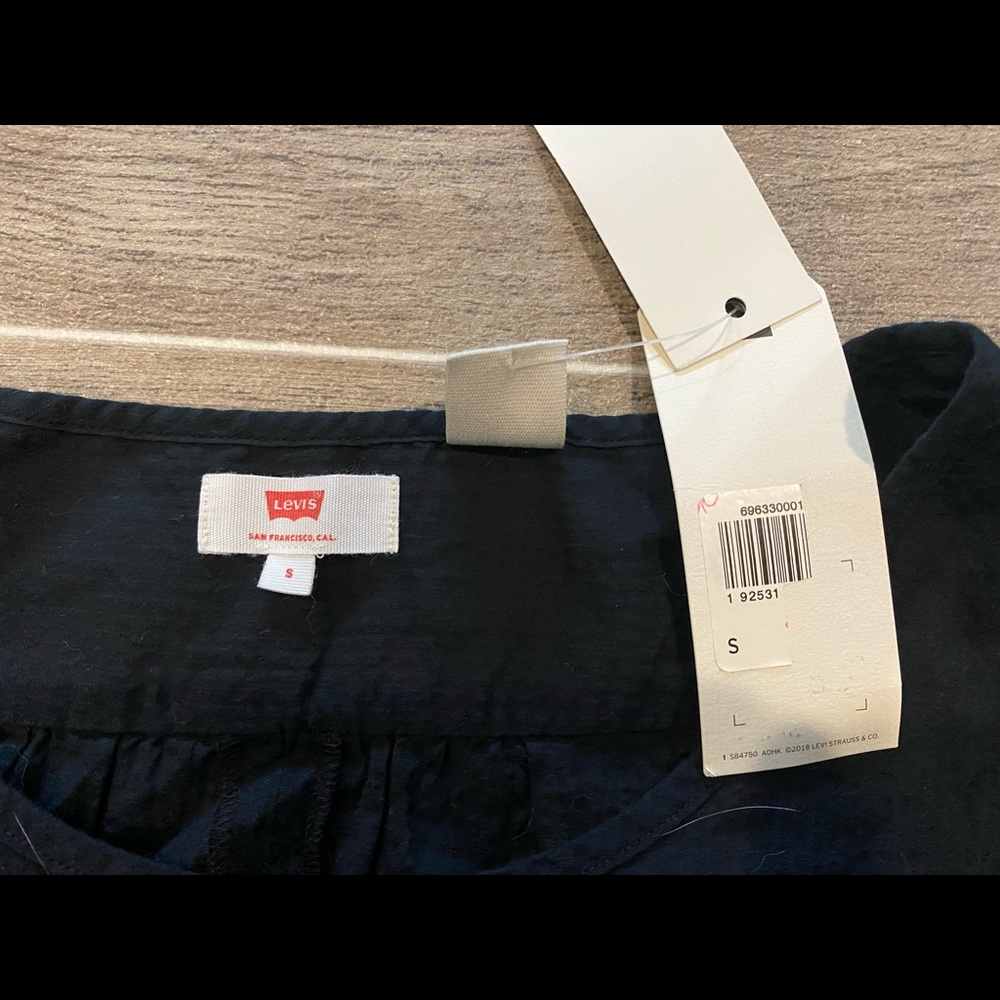 Levi's sleeveless shirt - Picture 9 of 16